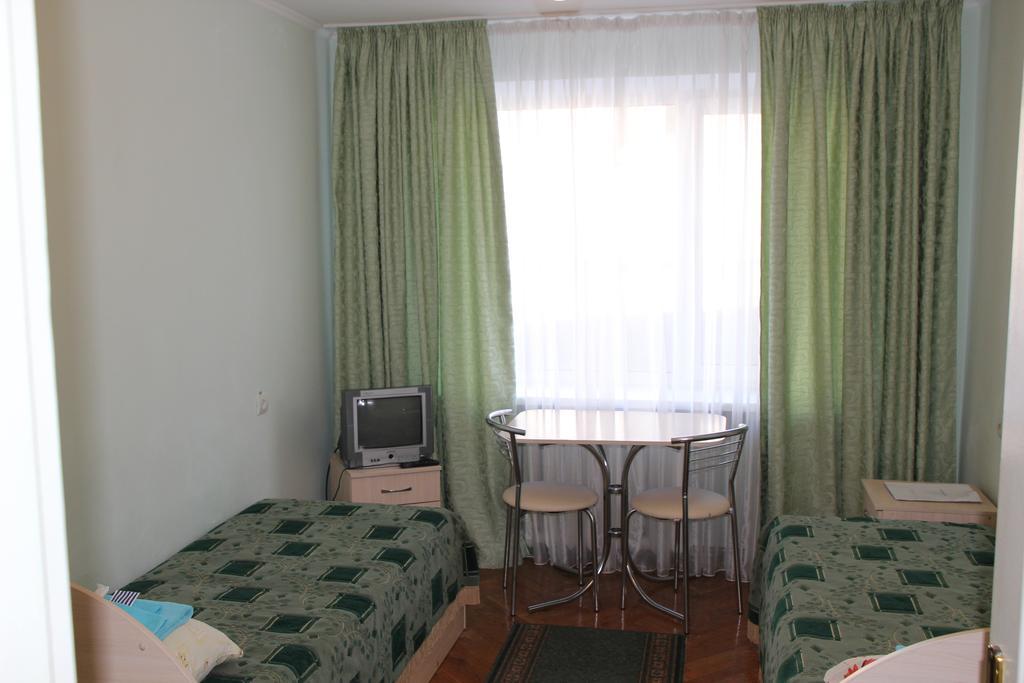 Hotel Ukraine Zhytomyr Room photo